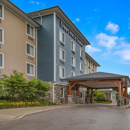Days Inn & Suites By Wyndham Линдзи Екстериор снимка