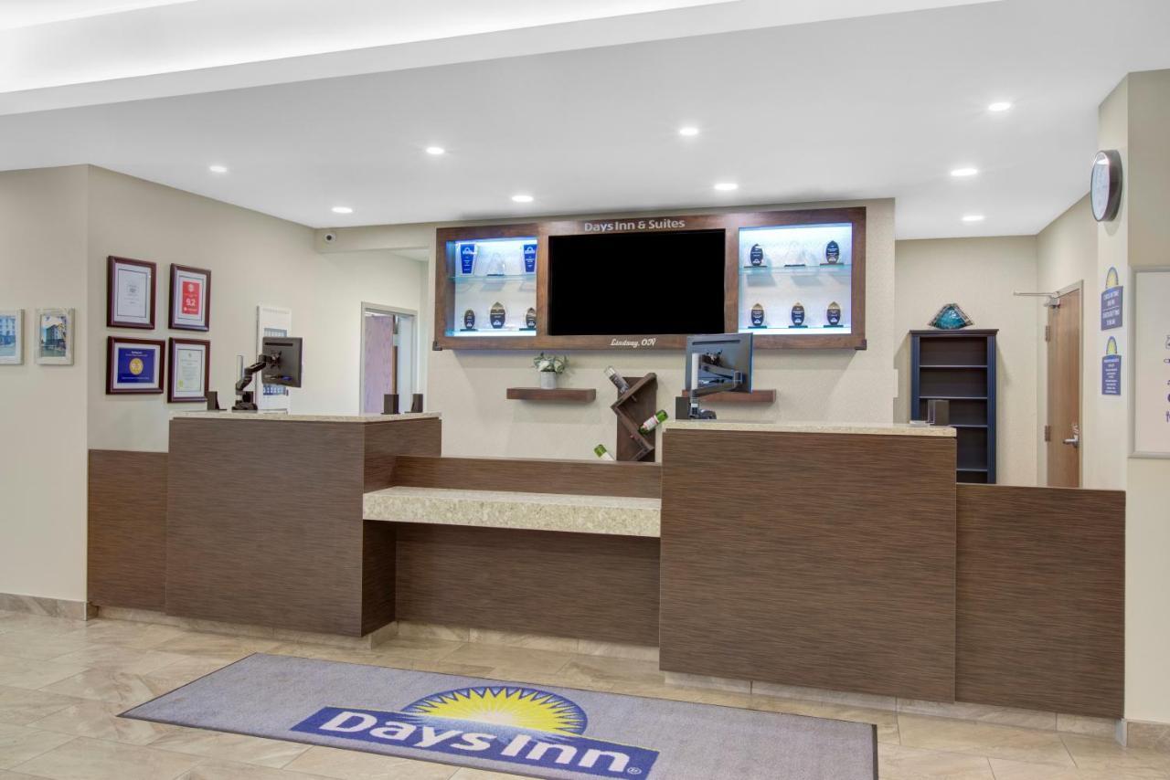 Days Inn & Suites By Wyndham Линдзи Екстериор снимка