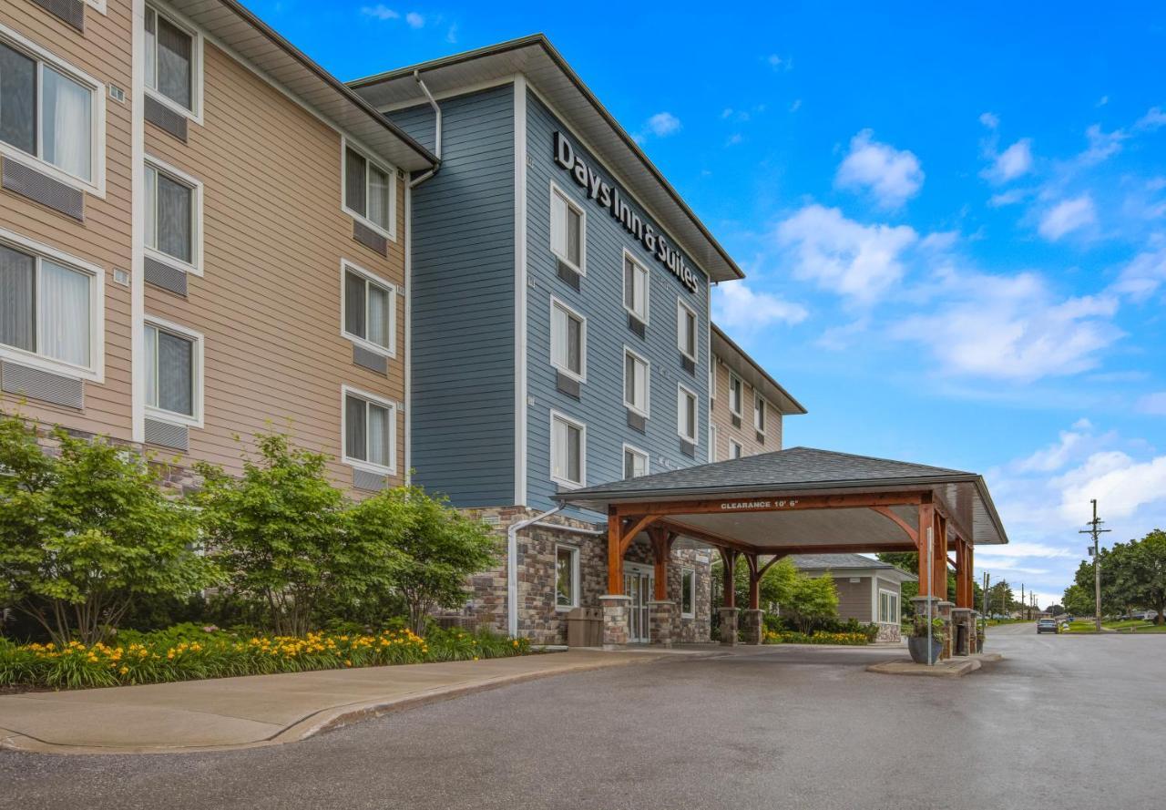 Days Inn & Suites By Wyndham Линдзи Екстериор снимка