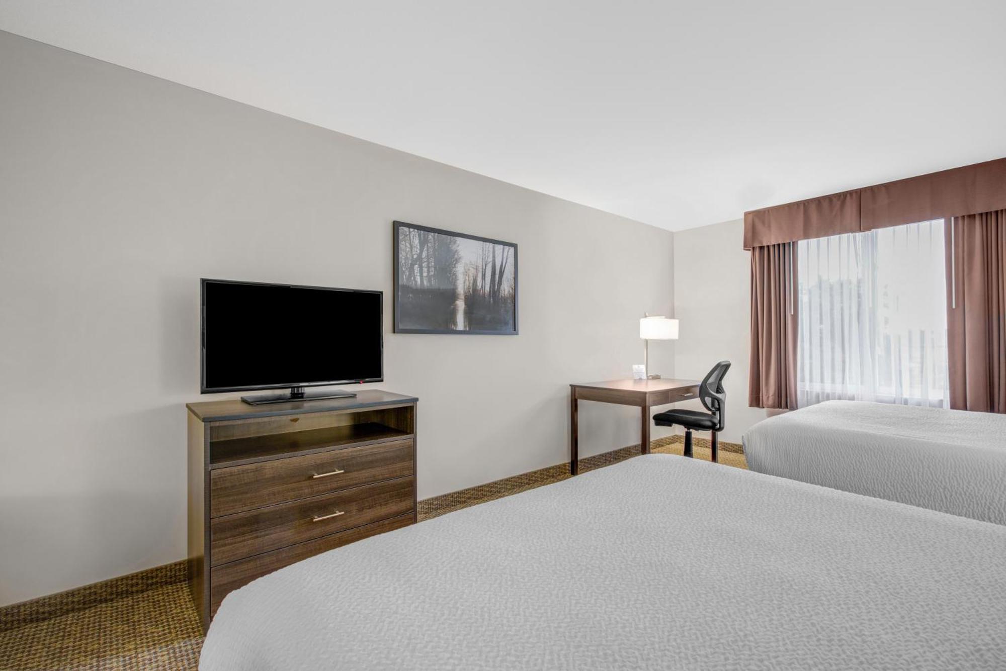 Days Inn & Suites By Wyndham Линдзи Екстериор снимка