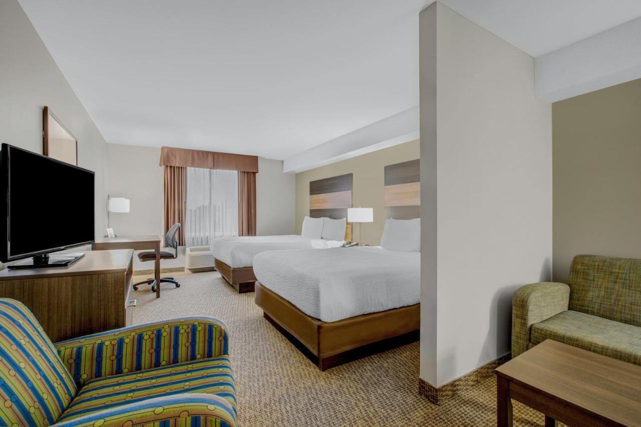 Days Inn & Suites By Wyndham Линдзи Екстериор снимка