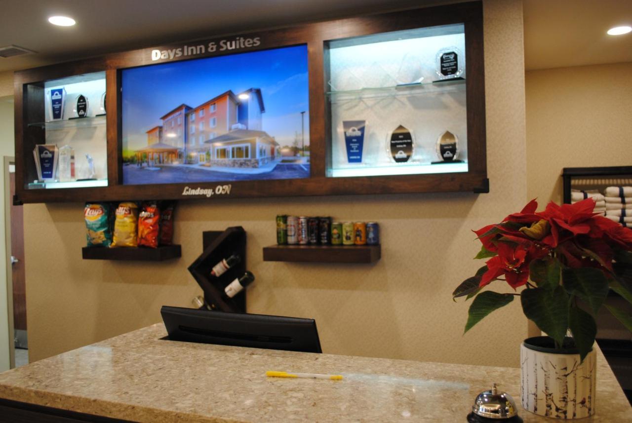Days Inn & Suites By Wyndham Линдзи Екстериор снимка